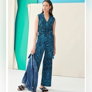 Chico's Travelers V Neck Jumpsuit Size 2 L Teal Print Sleeveless Vacation Travel
